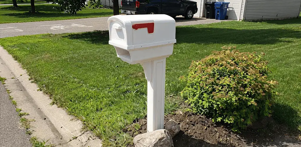 Mailbox installation for a residential curbside mailbox in Tuscaloosa, AL